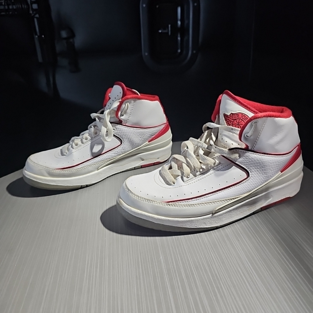 Air Jordan 2 Retro ‘White Varsity’ BG Size 6.5Y 395718-102 Chicago Air Max Force